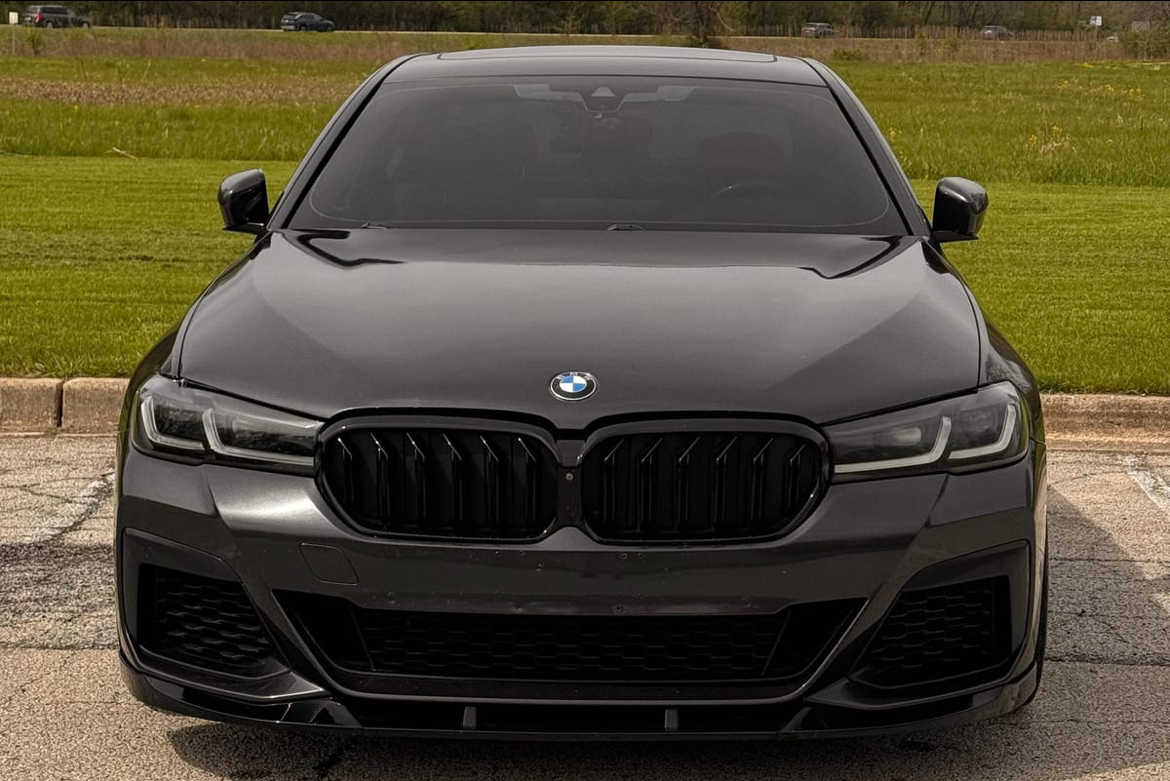 2021 2021 BMW 540i xDrive — Side View