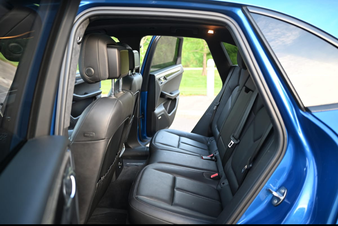 2016 Porsche Macan — Photo 14