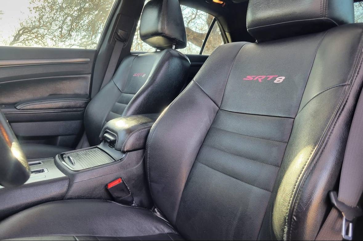2013 Chrysler 300 SRT — Photo 6