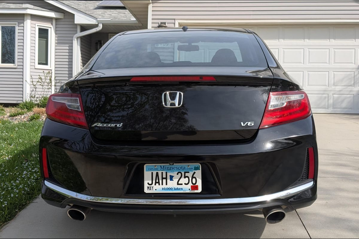 2016 Honda Accord EX-L V6 Coupe — Photo 5
