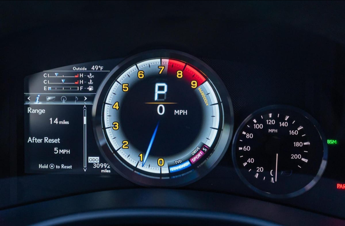 2017 Lexus GS F — Photo 12
