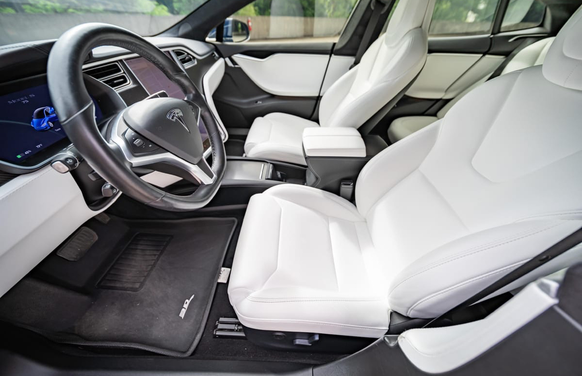 2017 Tesla Model S — Photo 12