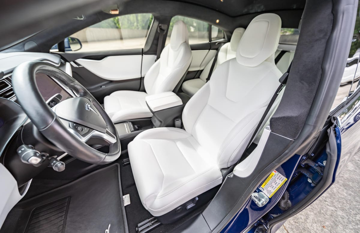 2017 Tesla Model S — Photo 9