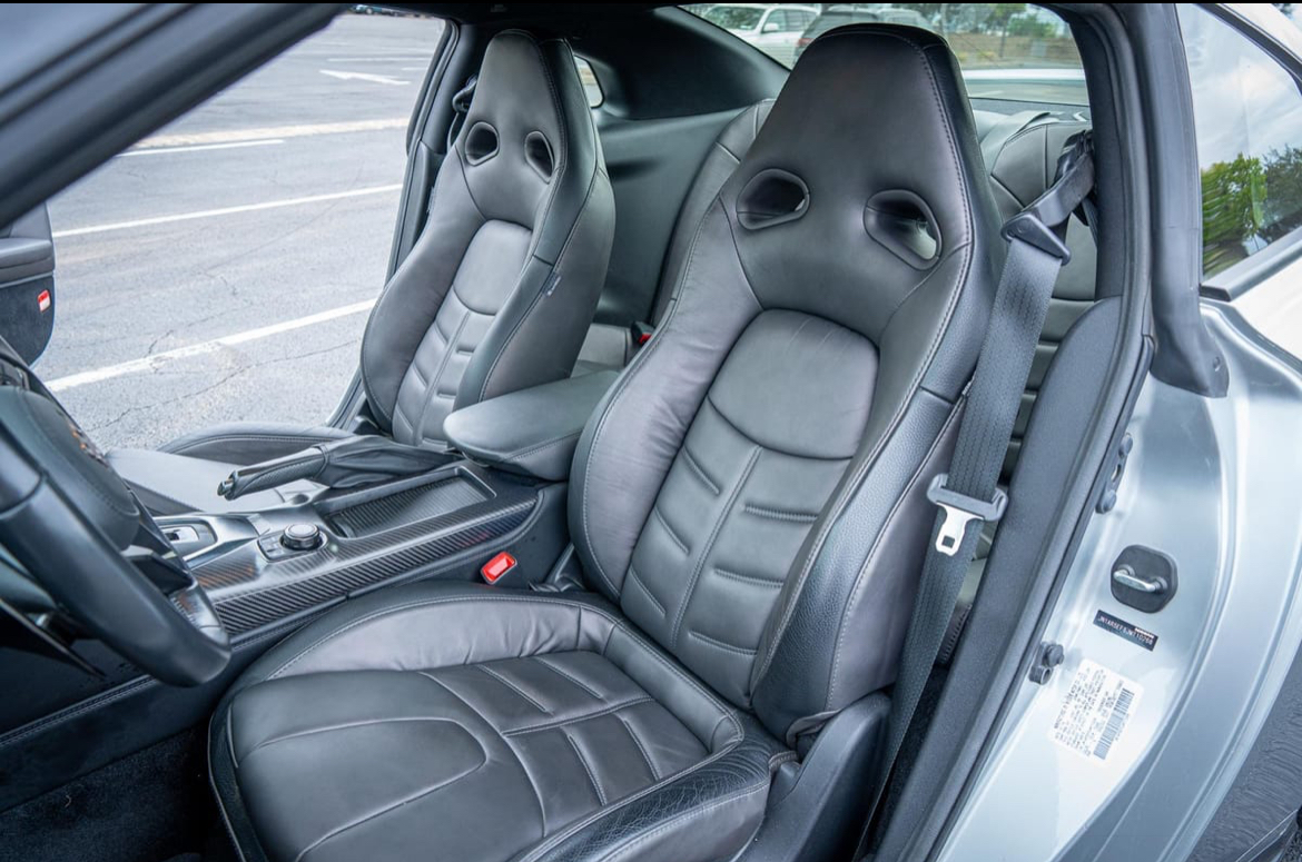 2018 Nissan GT-R Premium — Photo 12