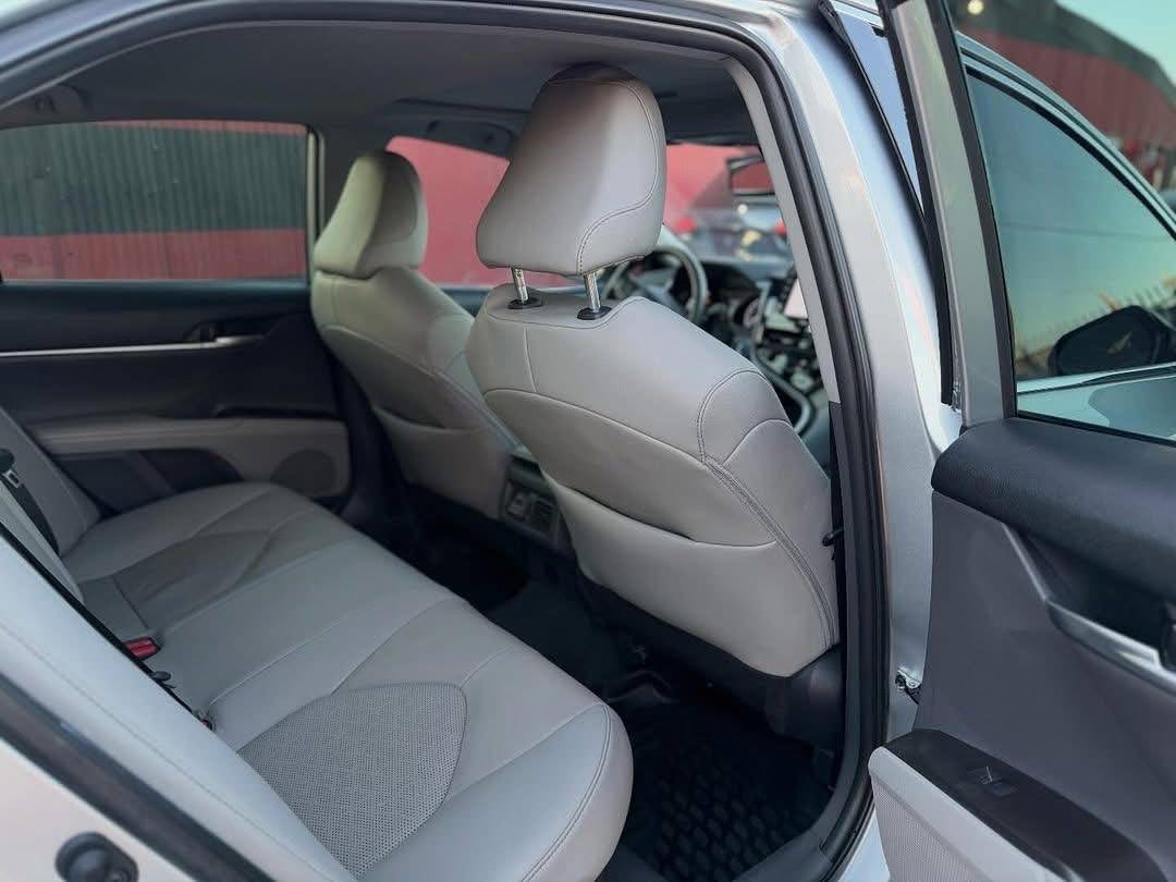 2024 Toyota Camry Hybrid XSE — Photo 7