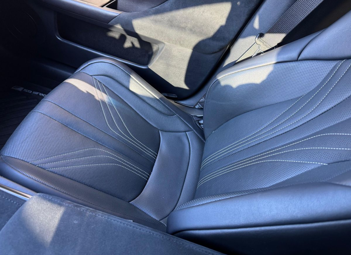 2016 Lexus GS F — Photo 12
