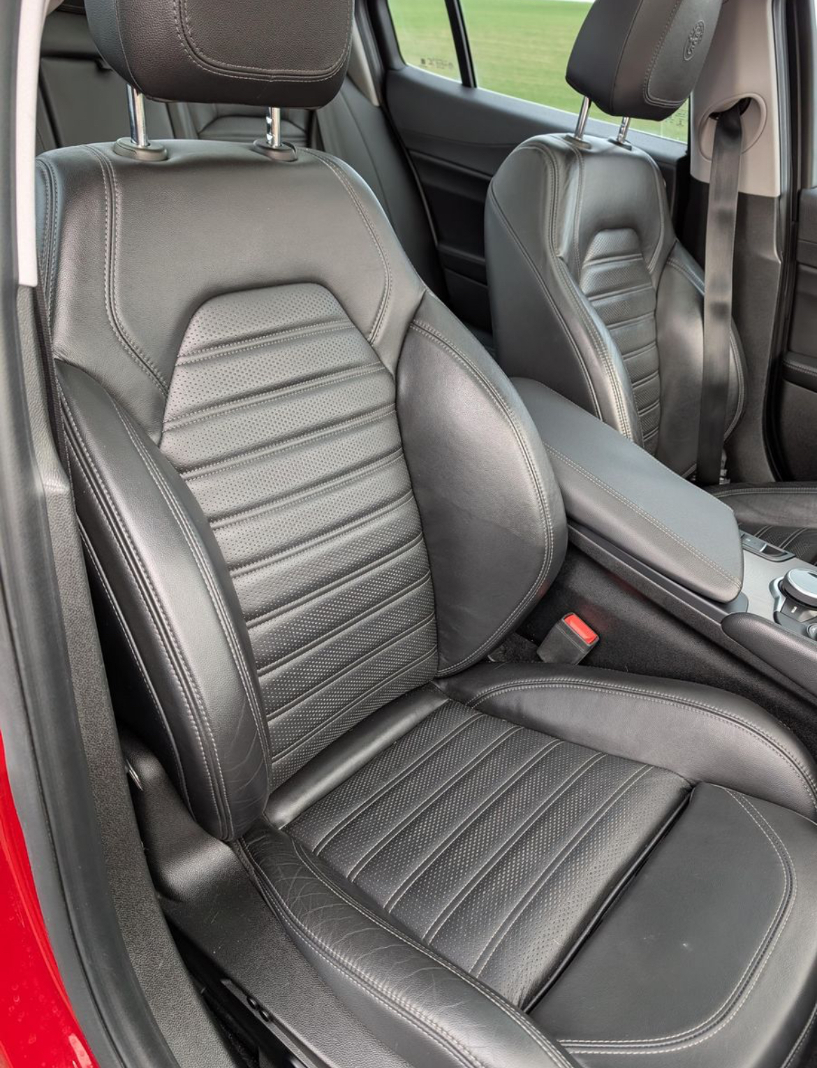 2018 Alfa Romeo Giulia — Photo 15