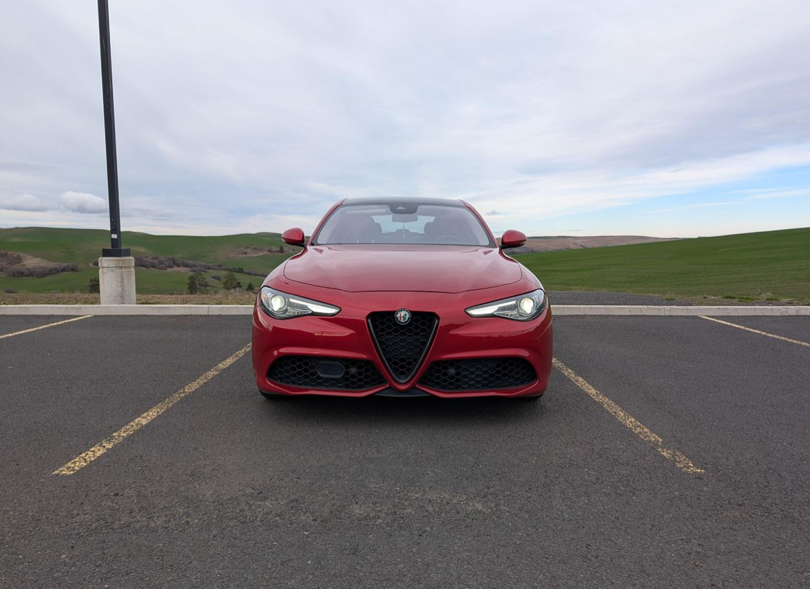 2018 Alfa Romeo Giulia — Photo 5