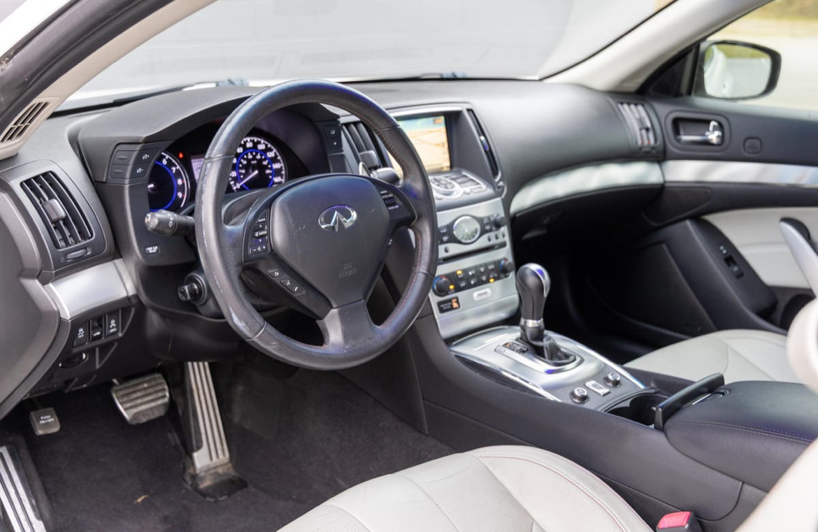 2013 Infiniti G37 IPL Convertible — Photo 8