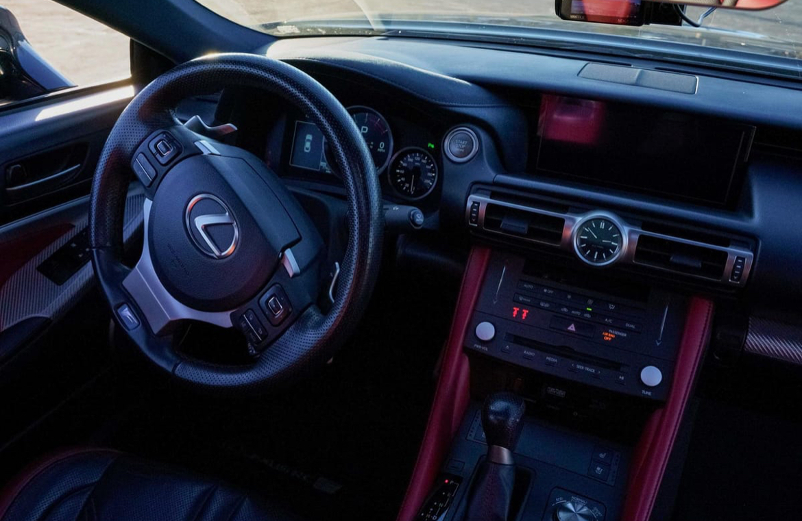 2020 Lexus RC F — Photo 16