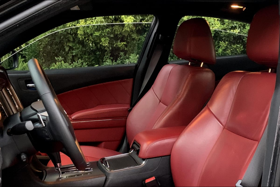 2014 Dodge Charger R/T Plus — Photo 9