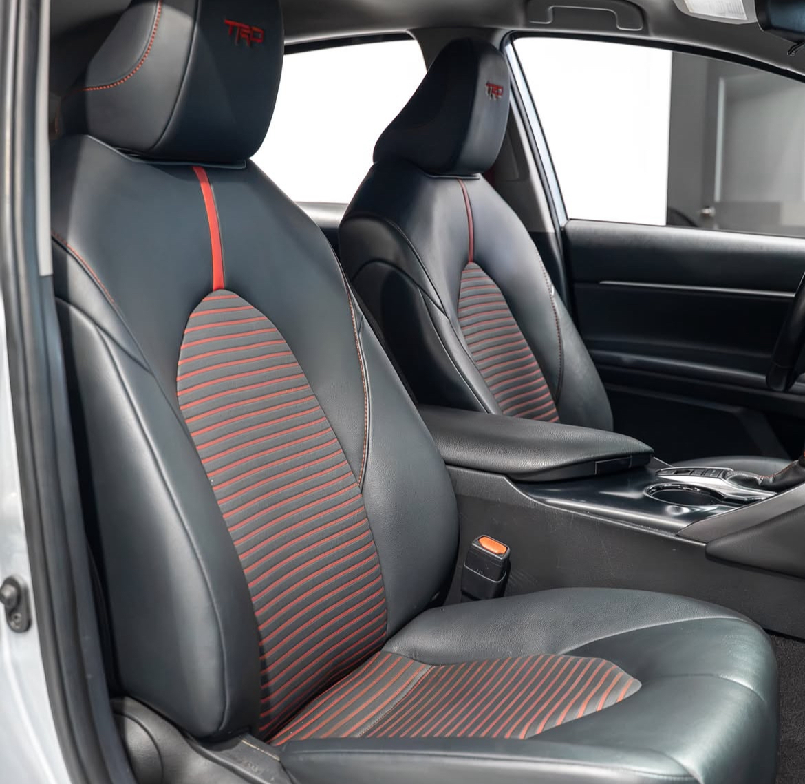 2020 Toyota Camry TRD — Photo 8