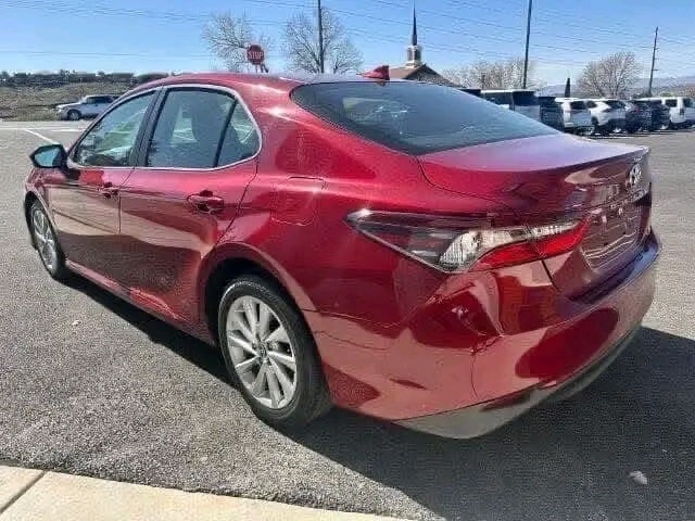 2021 Toyota Camry LE — Photo 5
