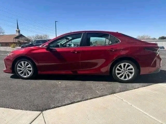 2021 Toyota Camry LE — Photo 6