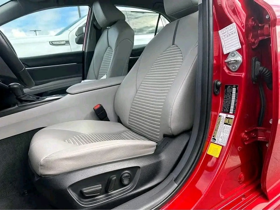 2022 Toyota Camry SE — Photo 5