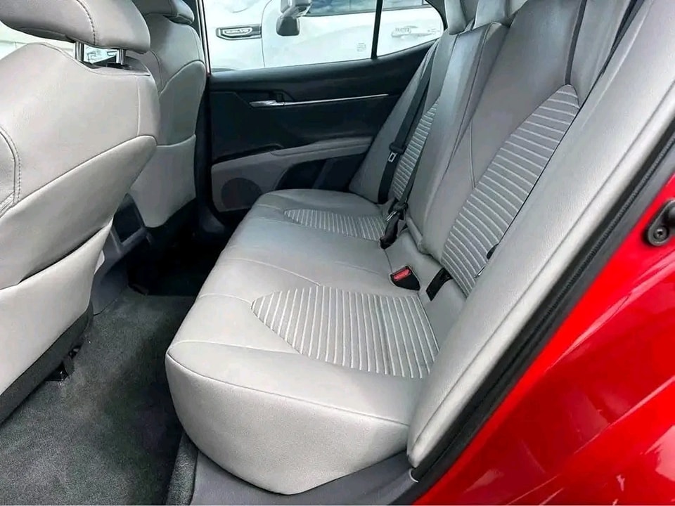 2022 Toyota Camry SE — Photo 6