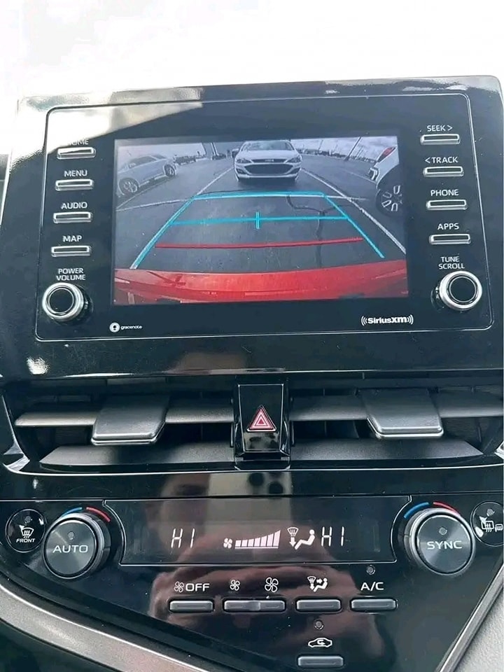 2022 Toyota Camry SE — Photo 7